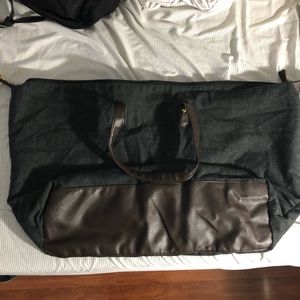LIKE NEW! Weekender bag